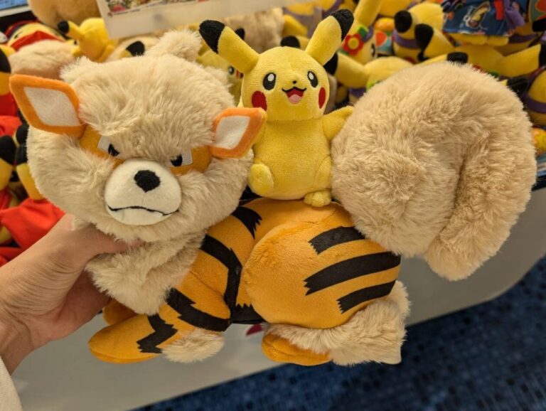 ポケモン　ピカチュウ　かいふくのゆ　非売品・限定品！！ 受注】本革のピカチュウ Run Run ! Desert ｜【公式】ポケモン