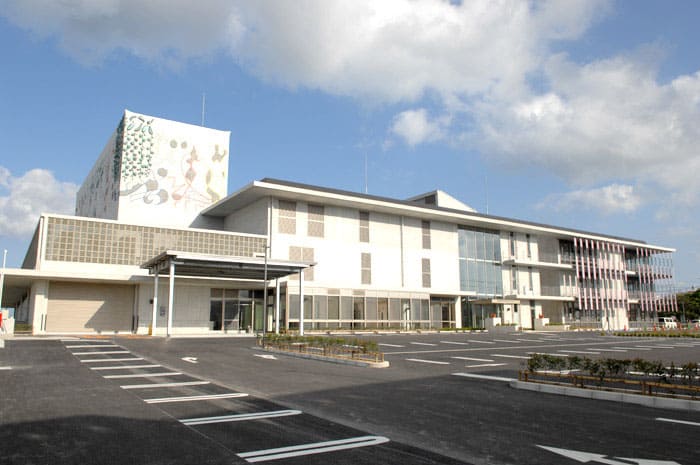 西原町町民交流センター さわふじ未来ホール
