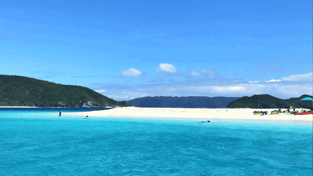 安慶名敷島(あげなしくじま)