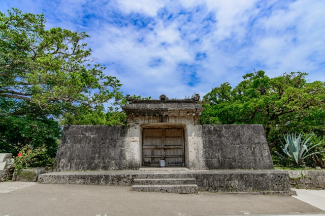 園比屋武御嶽石門