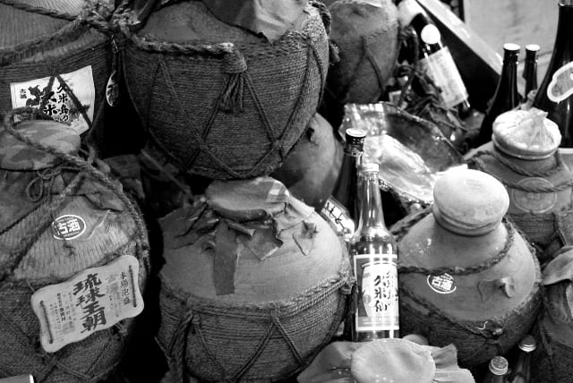 昔の泡盛熟成所