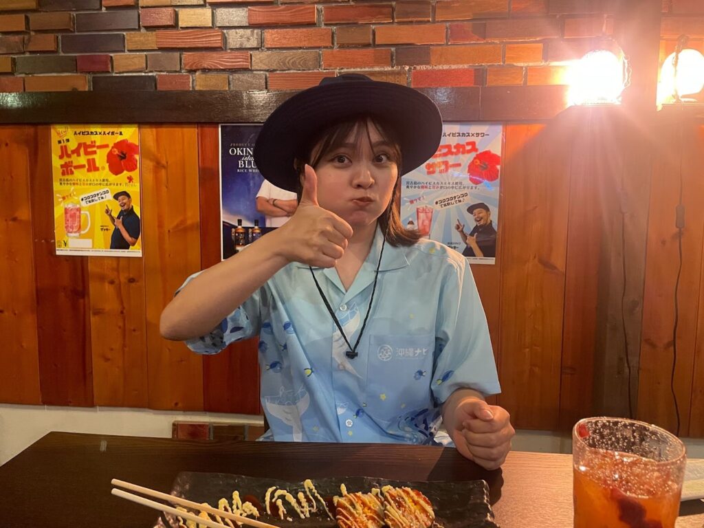 たこらいす太巻きを食べるはーるー