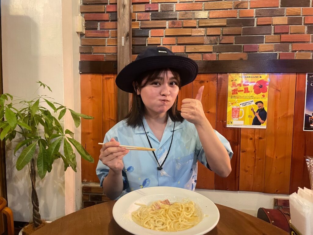 カルボナーラをたべるはーるー