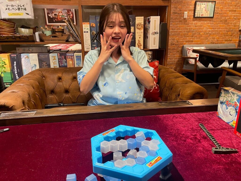 クラッシュアイスで遊ぶはーるー