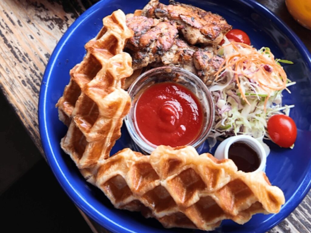 ホライズン カレーワークスのジャークチキンクロッフル