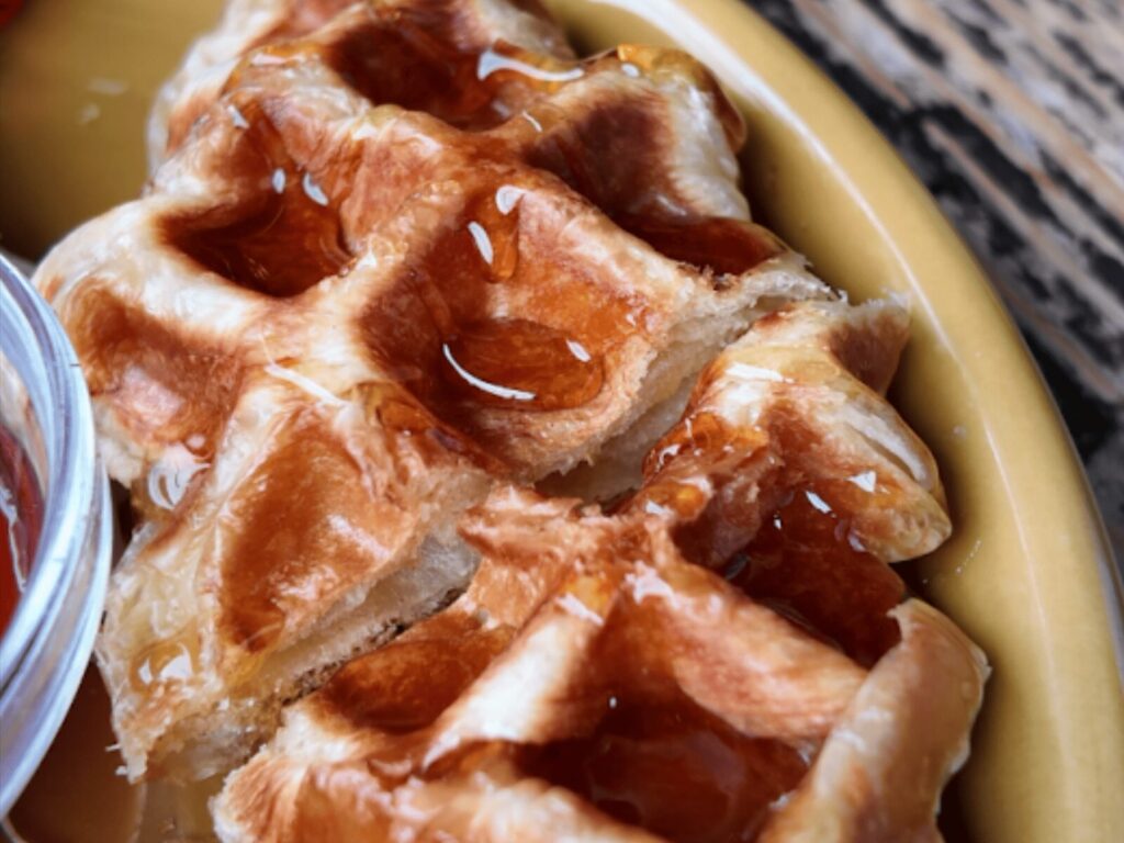 ジャークチキンクロッフル