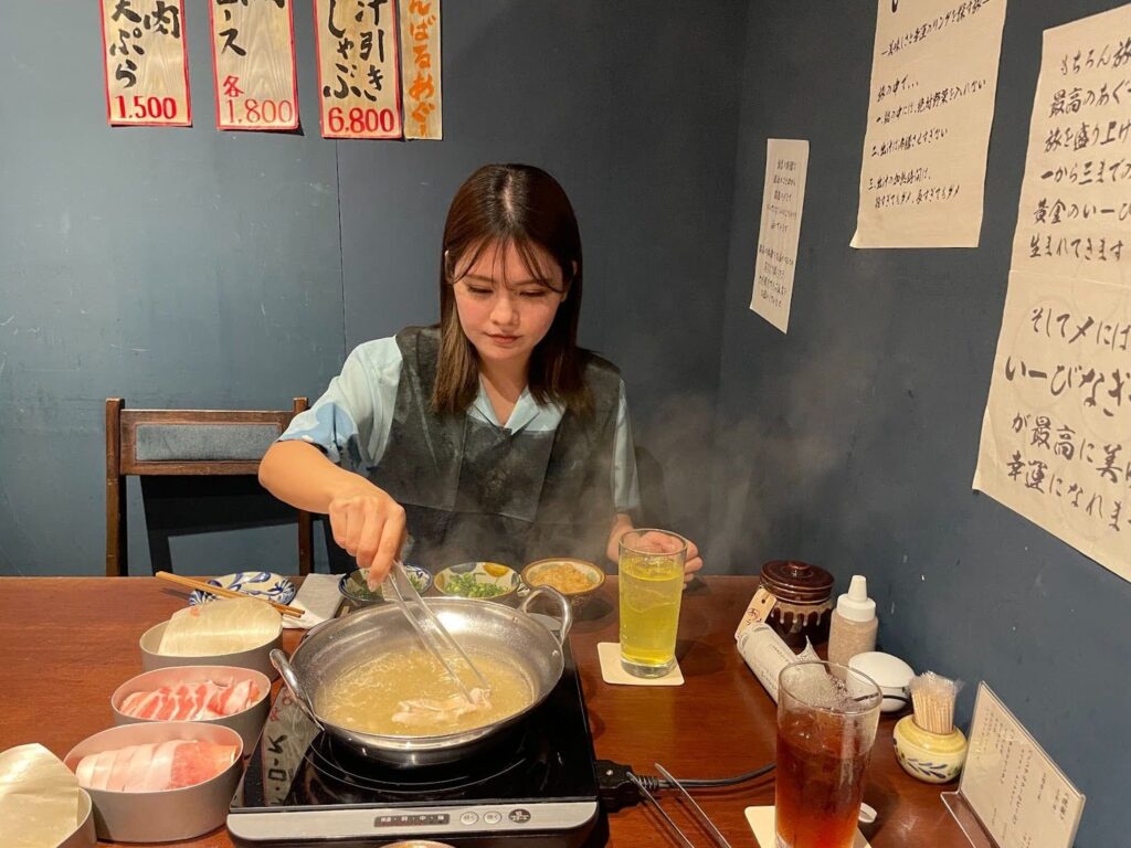 しゃぶしゃぶをするはーるー