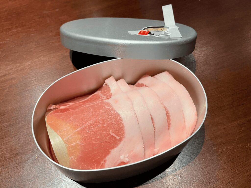 弁当箱に入った金アグー