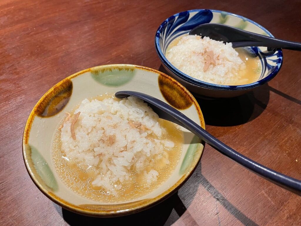 出汁がたっぷり入ったご飯