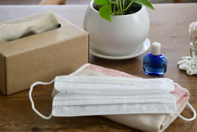マスク、目薬、ティッシュ