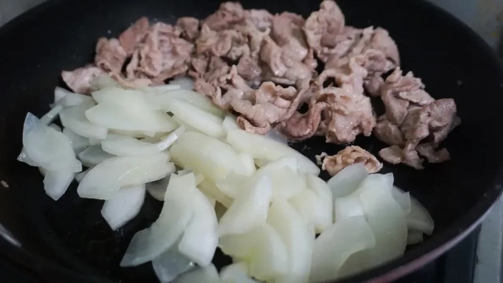 豚肉とモウイ