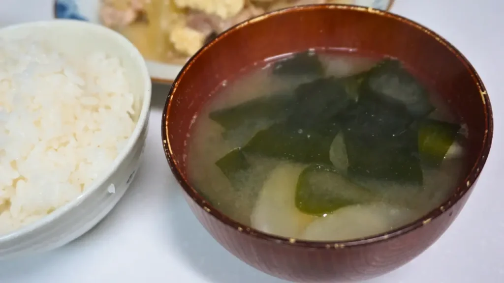 モウイの味噌汁