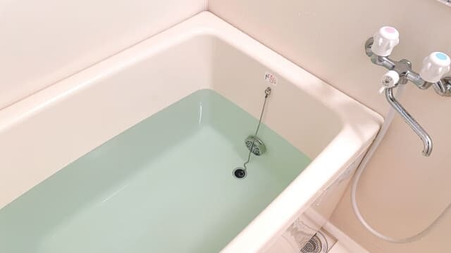 湯船に貯めた水