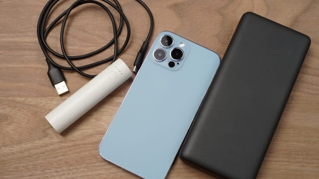 充電機とモバイルバッテリー