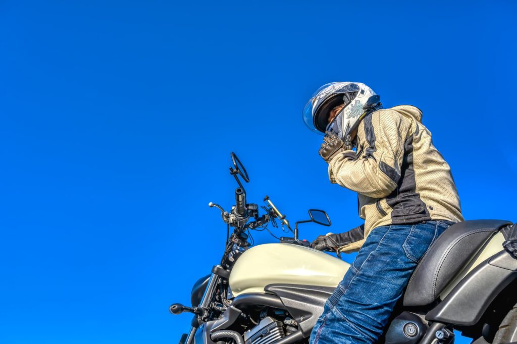 バイクと男性